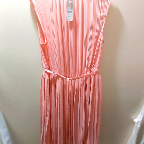 Dress - Picture 1 of 3